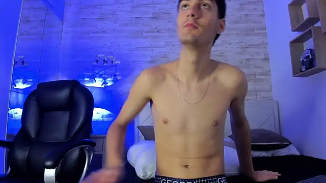 Emir_Ozan_'s cam snapshot