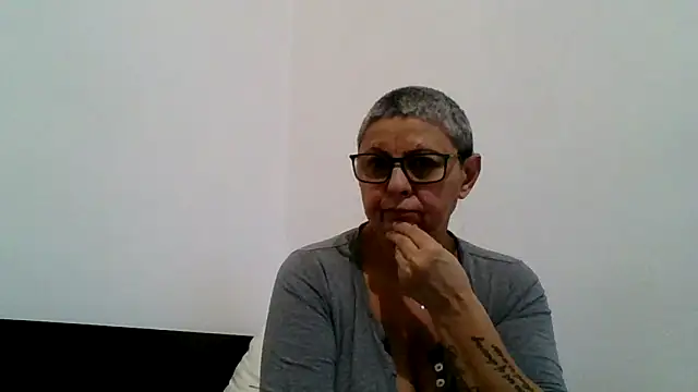 roseblak42 live sex cam