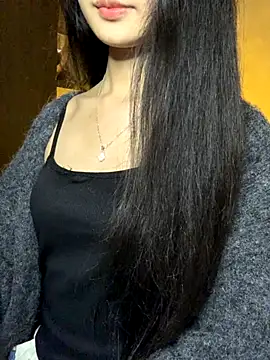 Nhinhi18 live sex cam