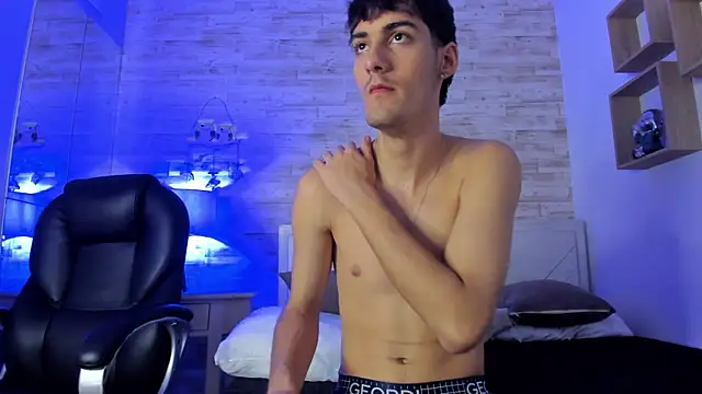 Emir_Ozan_'s cam snapshot