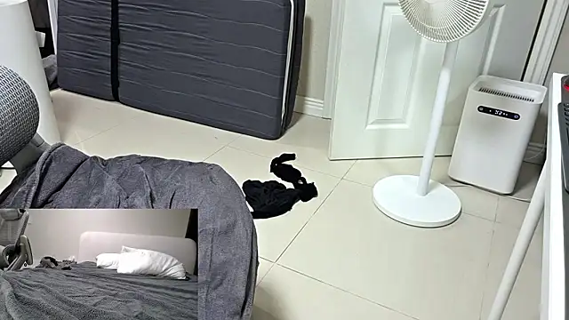 koreanboy2341's cam snapshot