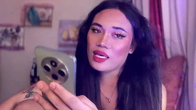 untouchable_mia's cam snapshot