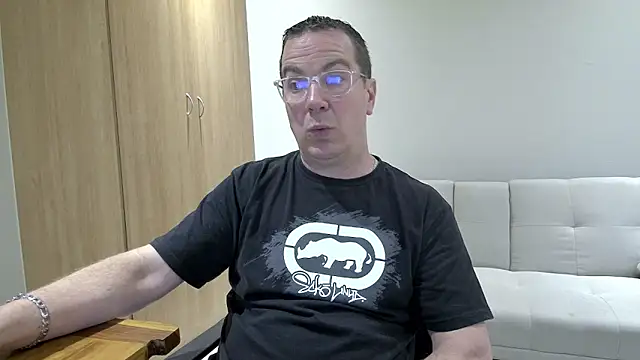 BrettJ81 live sex cam