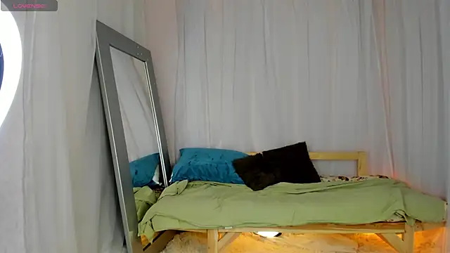 Elle_Ellise's cam snapshot