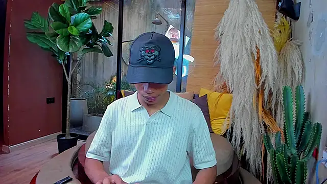 AlanCutee live sex cam