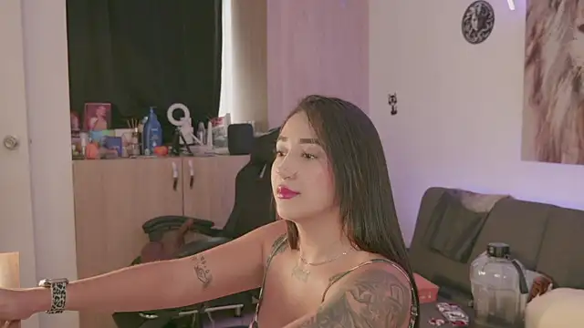 Maryann_jones live sex cam