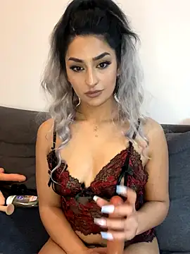 Mia_spicyy live sex cam