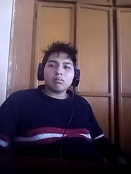 LoganFinds live sex cam