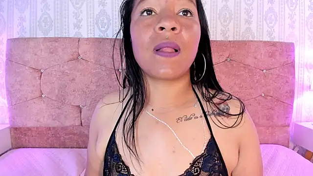 Isis_Casas's cam snapshot