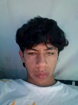 Carlos_Albert02's cam snapshot