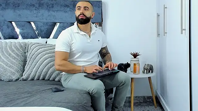 Zack_Froone's cam snapshot