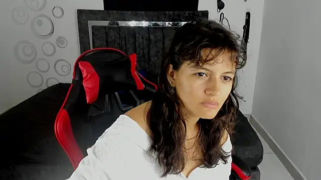 Mia_and_Kenai's cam snapshot