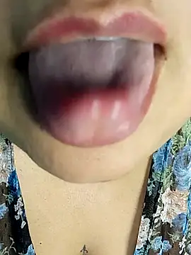 curvy_diva_'s cam snapshot