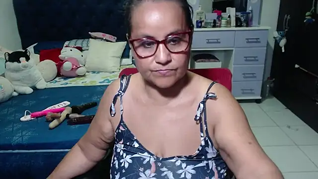 pervert_mommy_'s cam snapshot