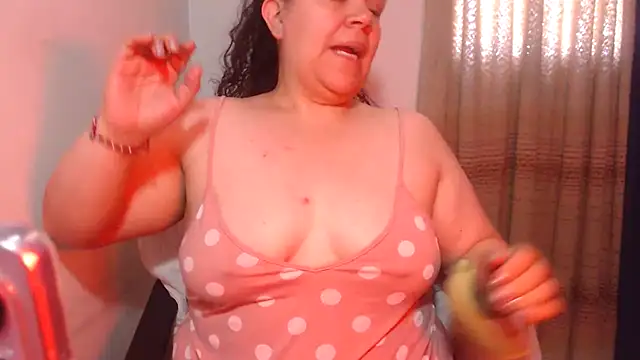 agathamiller01's cam snapshot