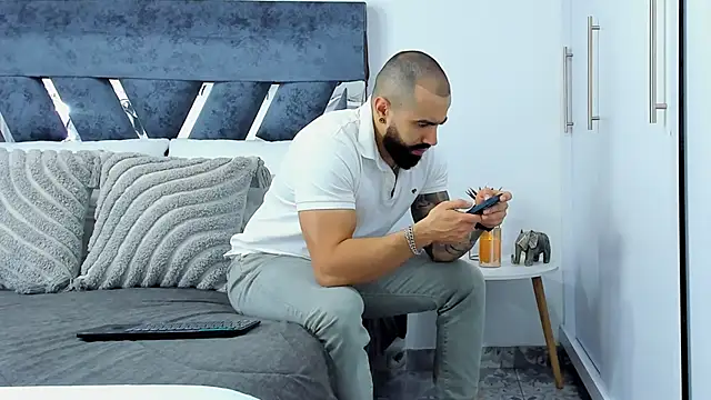 Zack_Froone's cam snapshot