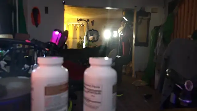 MasterDaddyCool's cam snapshot