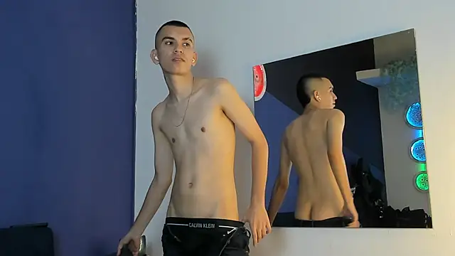 RowanCley live sex cam