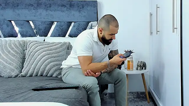 Zack_Froone's cam snapshot