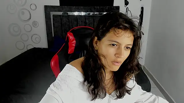 Mia_and_Kenai's cam snapshot