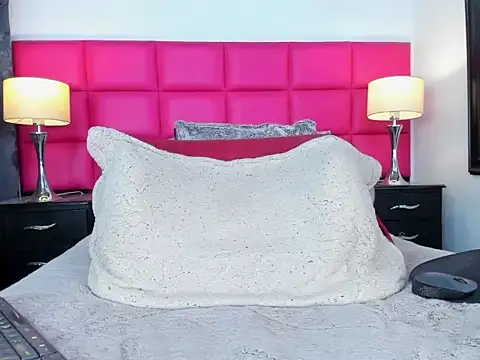 LucianaQueenTs live sex cam