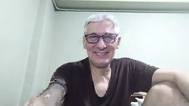 BIGUNCUTHARDCOCK live sex cam