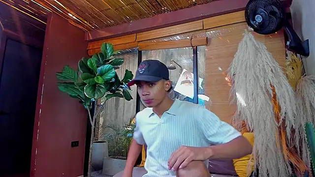 AlanCutee live sex cam