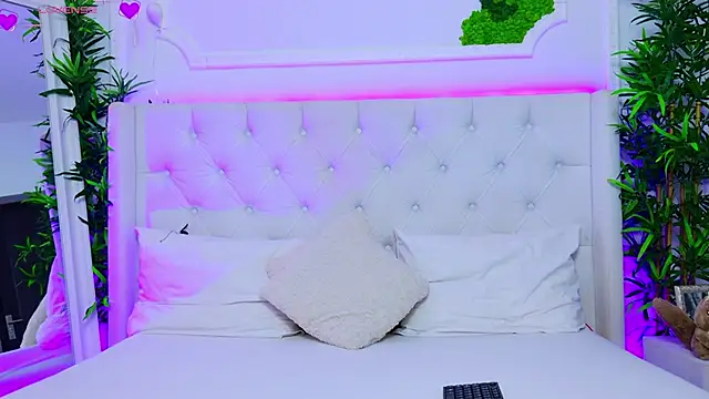 AriannaSins live sex cam