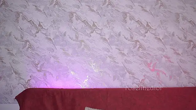 roselinedior live sex cam