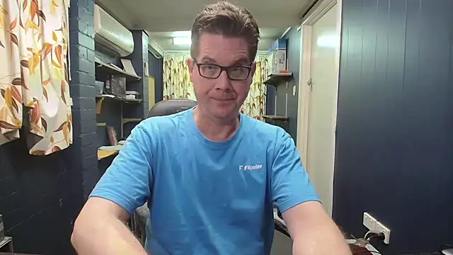 tilobinder live sex cam