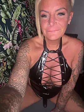 Big-Tits696969's cam snapshot