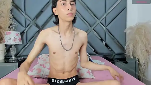 Milan_LewisS's cam snapshot