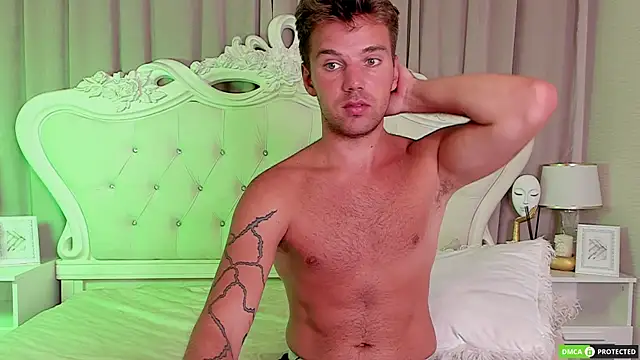 ArthurWhitee's cam snapshot