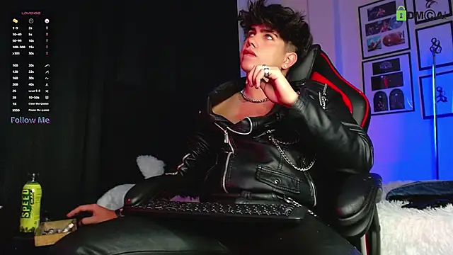 LyleBennett_'s cam snapshot