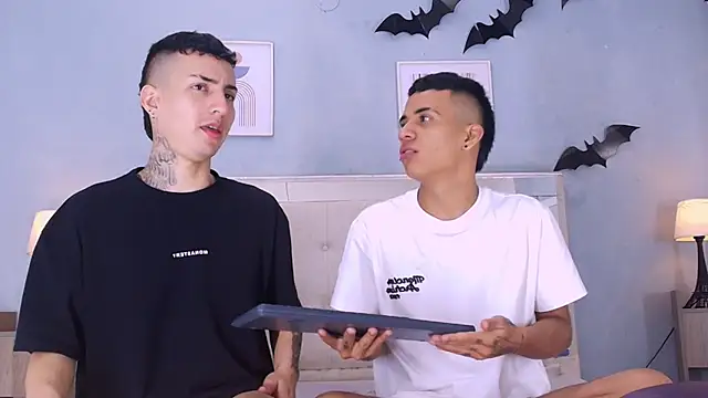 DamianAndMAximoo's cam snapshot