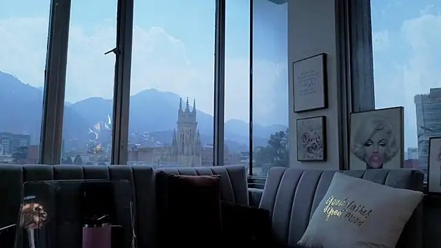 Ivanna_West live sex cam