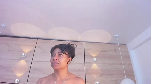 martina_touss's cam snapshot