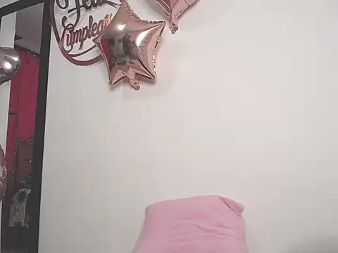 charlottekiss99's cam snapshot