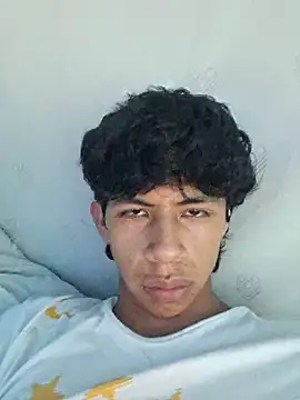 Carlos_Albert02's cam snapshot