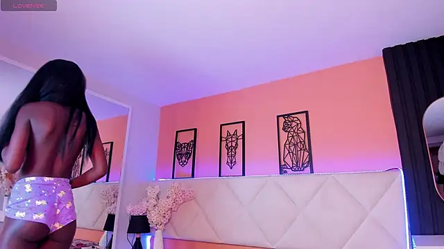 Charlotte_evanns_1's cam snapshot