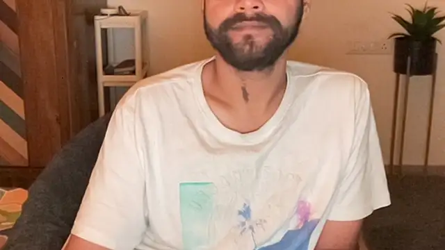 MakeMeAwareAah's cam snapshot