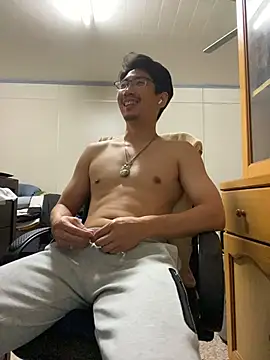 RCTaiwaneseHottie601's cam snapshot