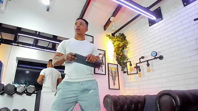 ItaloMoore's cam snapshot