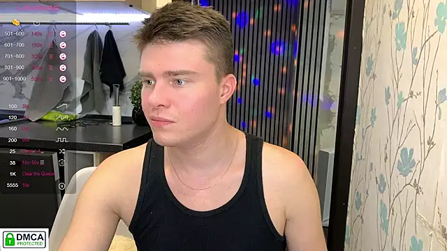 holy_eggs_02's cam snapshot