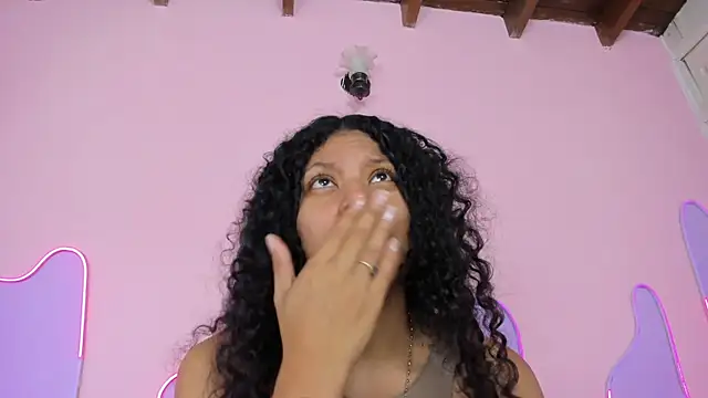 Mingie_Rouse's cam snapshot