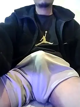 Bryanrahk1208's cam snapshot