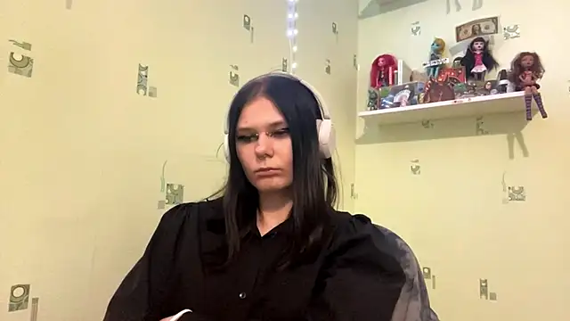 TraceeSchutt's cam snapshot