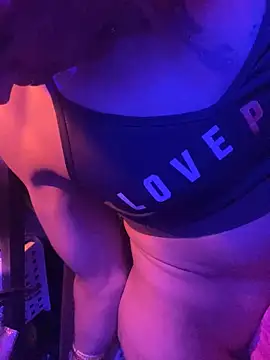 gurlnips live sex cam