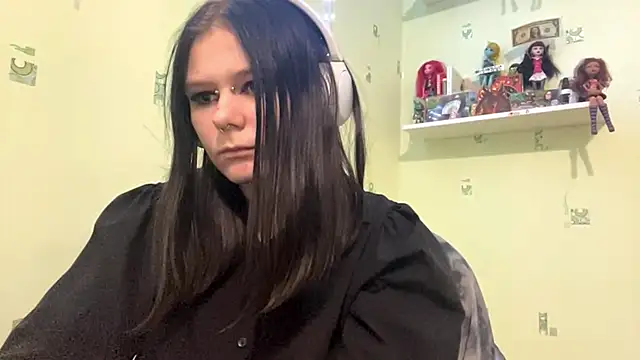 TraceeSchutt's cam snapshot