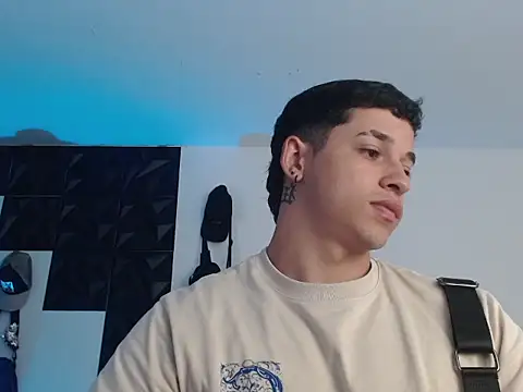 adam_keith's cam snapshot